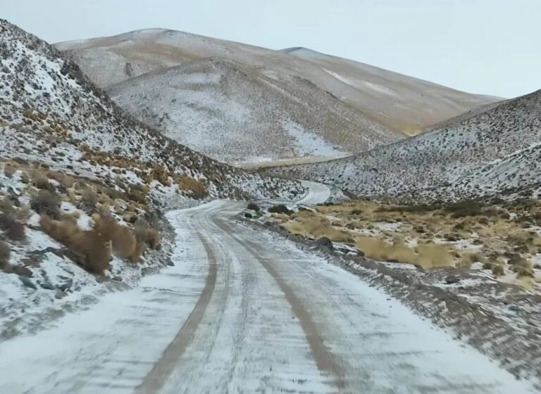 Alerta por nevadas y fuertes vientos en la cordillera de Catamarca