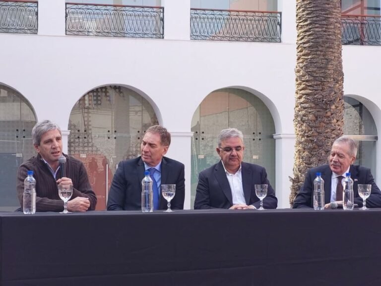 Caputo destacó el plan hídrico y habló de un modelo federal para el desarrollo del Norte