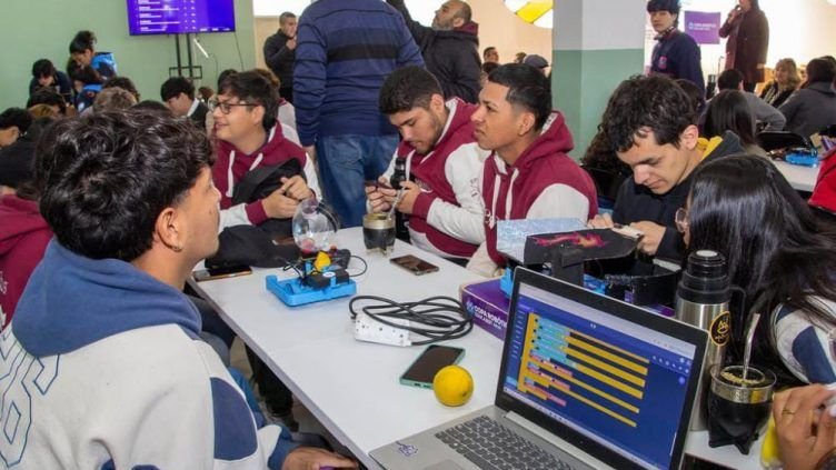 Dos escuelas catamarqueñas van por un lugar en el Mundial de Robótica