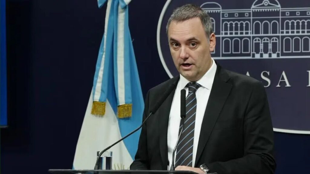 Adorni explicó ante la Justicia el origen de sus ahorros y apuntó a operaciones con Bitcoin
