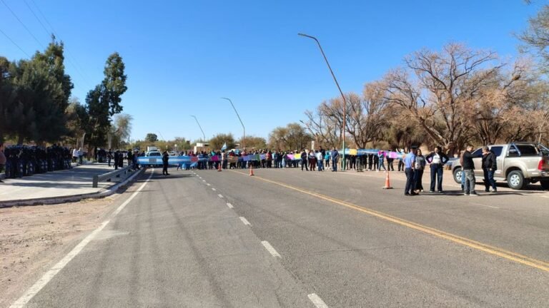 Fiambalá sale a la ruta y reclama que la Zona Franca se instale en la localidad