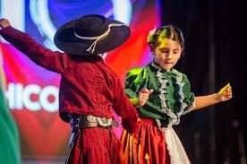 El Ponchito suma una jornada y prepara seis días de música, danza y talento infantil